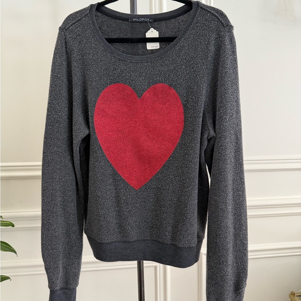 WILDFOX - Gray Long Sleeve Tee with Red Heart